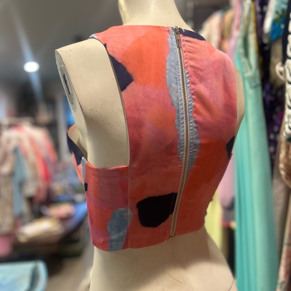 Modern Abstract Short Set - Picture 3 of 14